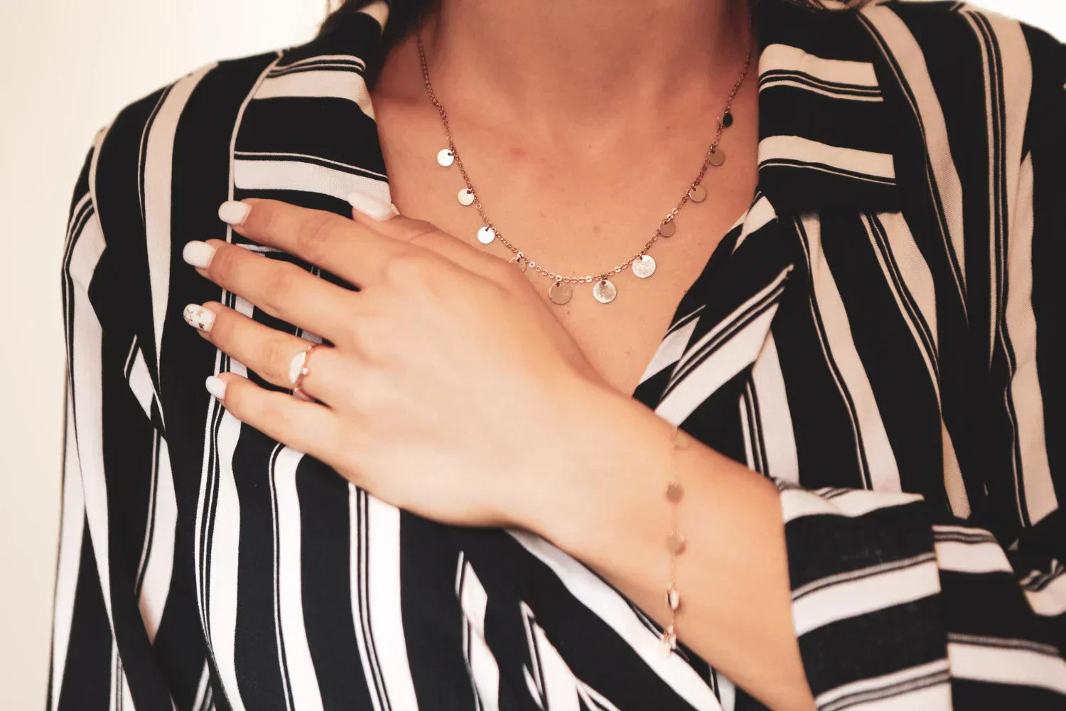 Best Jewellery for V-Neck Dresses For Everyday VARNEEKA Best Jewellery for V-Neck Dresses For Everyday VARNEEKA