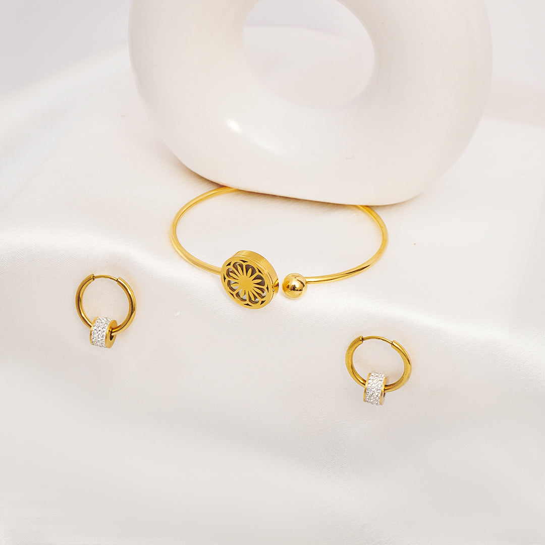 Minimal Hoops and Golden Orbit Bracelet set