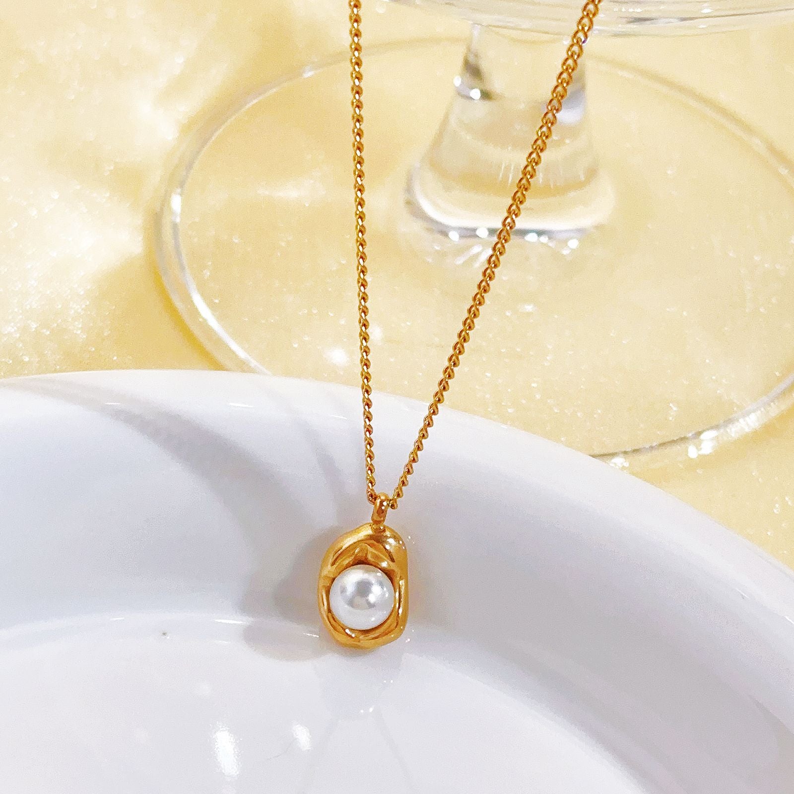 Tropical Luxe Leaves and Classic Pearl Halo Pendant Set