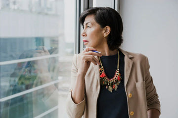 Best Jewelry for Office Wear: Elegant, Minimal & Professional Styles