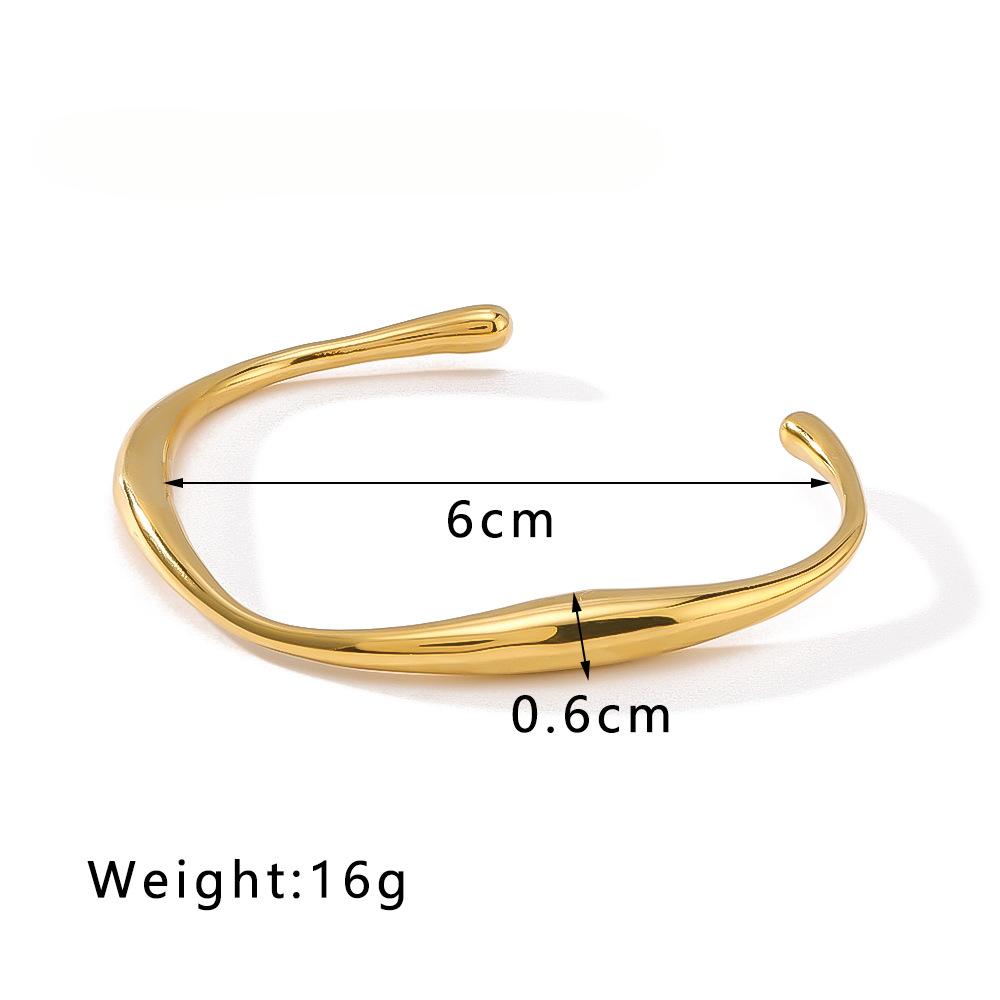 Auric Curve Minimal cuff