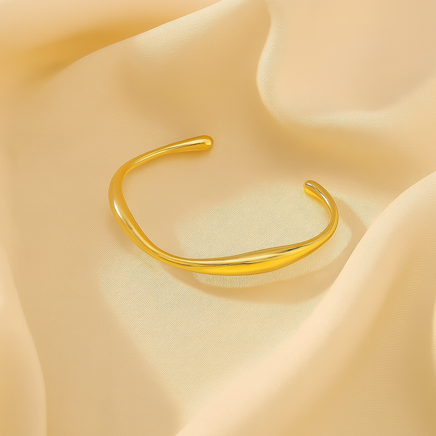 Auric Curve Minimal cuff