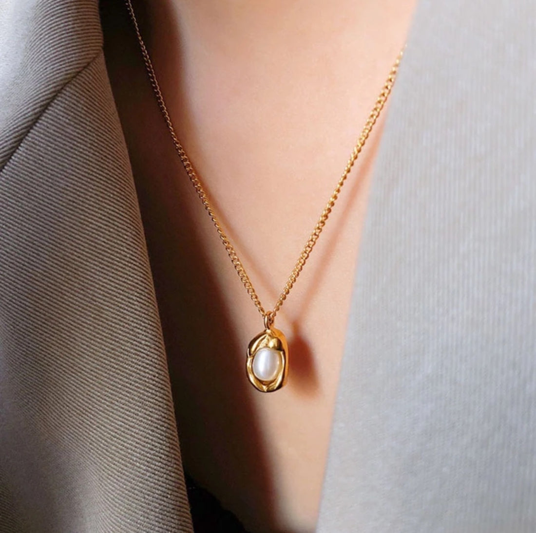 Classic Pearl Halo Pendant