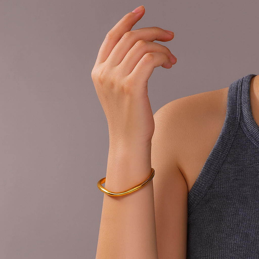 Auric Curve Minimal cuff