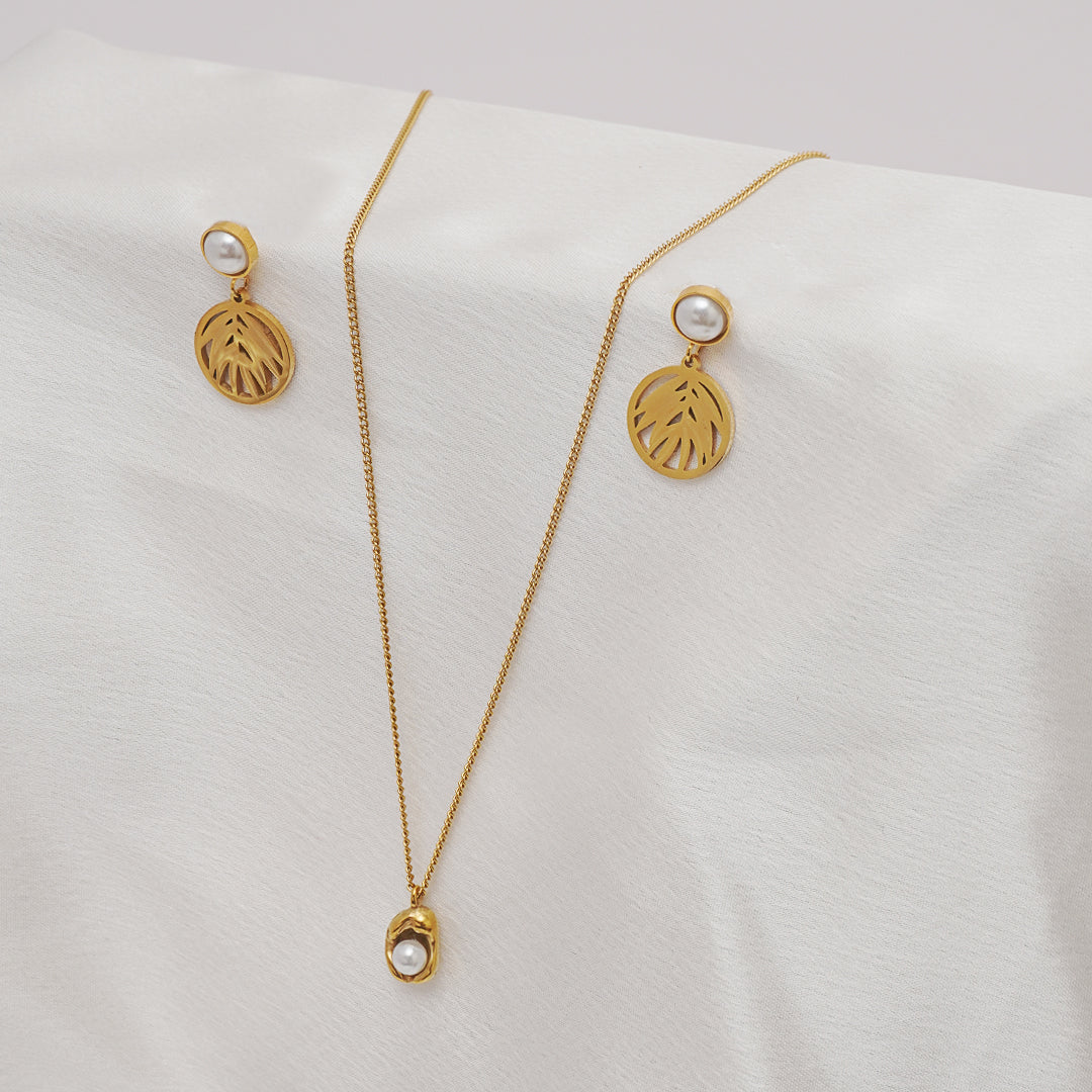 Golden Palm Drops and Classic Pearl Halo Pendant set